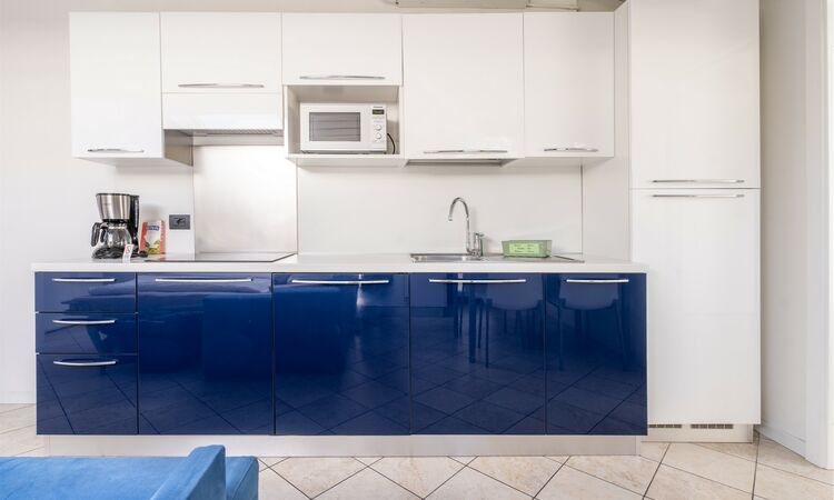 Zwei-Zimmer-Dachgeschosswohnung - Zwei-Zimmer-Dachgeschosswohnung